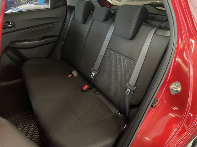 GLX版/年均8600公里/ACC跟車/車偏/防滑/盲點/倒車顯影/換檔撥片/I-KEY/原廠保固中  第7張相片