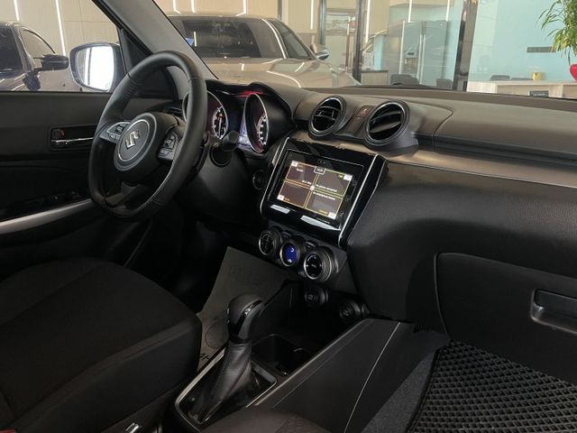 GLX版/年均8600公里/ACC跟車/車偏/防滑/盲點/倒車顯影/換檔撥片/I-KEY/原廠保固中  第12張相片