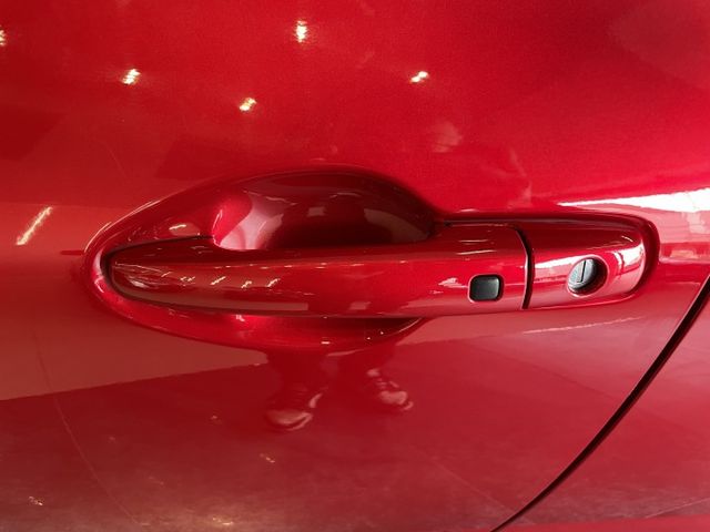 GLX版/年均8600公里/ACC跟車/車偏/防滑/盲點/倒車顯影/換檔撥片/I-KEY/原廠保固中  第19張相片