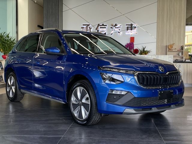 豪華菁英版/僅跑5200公里/ACC跟車/盲點/電尾門/雙前加熱椅/摸門/CarPlay/原廠保固  第1張相片