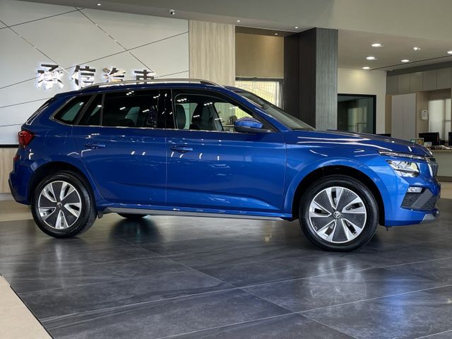 豪華菁英版/僅跑5200公里/ACC跟車/盲點/電尾門/雙前加熱椅/摸門/CarPlay/原廠保固  第3張相片