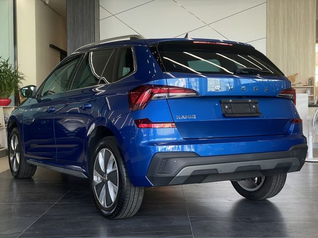 豪華菁英版/僅跑5200公里/ACC跟車/盲點/電尾門/雙前加熱椅/摸門/CarPlay/原廠保固  第4張相片