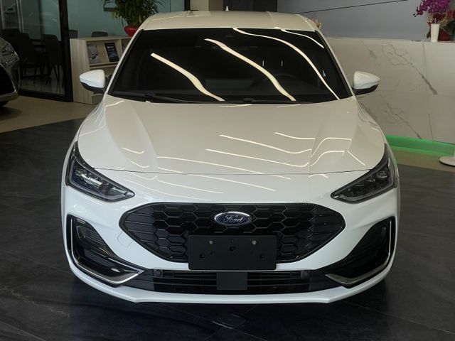 ST-LINE Vignale版/僅跑8300公里/ACC/車偏/盲點/自動停車/HUD抬顯/B&O音響/摸門  第2張相片