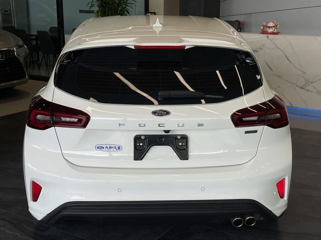 ST-LINE Vignale版/僅跑8300公里/ACC/車偏/盲點/自動停車/HUD抬顯/B&O音響/摸門  第5張相片