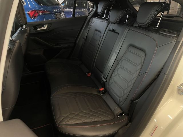 ST-LINE Vignale版/僅跑8300公里/ACC/車偏/盲點/自動停車/HUD抬顯/B&O音響/摸門  第7張相片