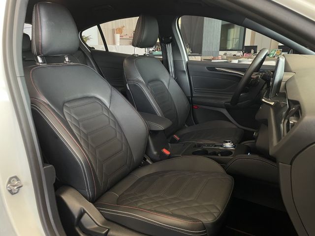 ST-LINE Vignale版/僅跑8300公里/ACC/車偏/盲點/自動停車/HUD抬顯/B&O音響/摸門  第8張相片