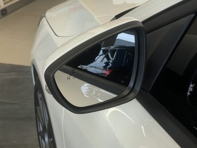 ST-LINE Vignale版/僅跑8300公里/ACC/車偏/盲點/自動停車/HUD抬顯/B&O音響/摸門  第20張相片