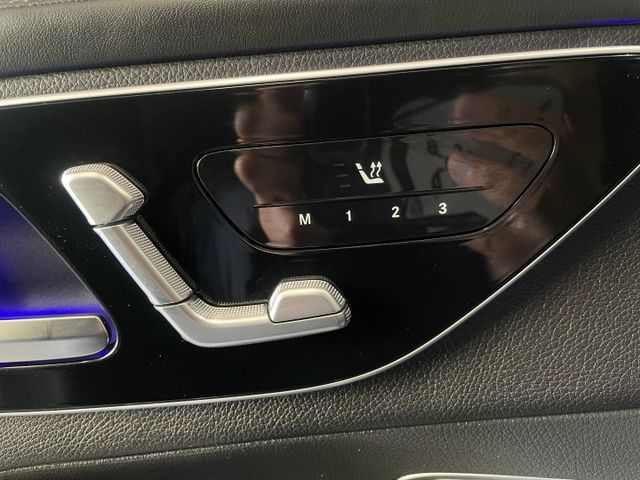 總代理/AMG內外套件/P20駕駛輔助/自動停車/雙前電動記憶加熱跑車椅/柏林之音/電尾門  第16張相片