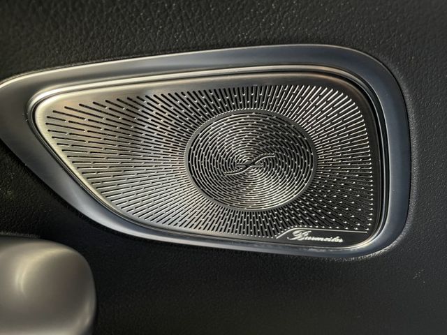 總代理/AMG內外套件/P20駕駛輔助/自動停車/雙前電動記憶加熱跑車椅/柏林之音/電尾門  第17張相片