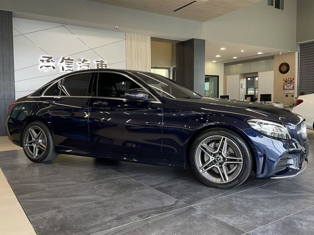 總代理/AMG外觀套件/23P駕駛輔助/車偏警示/自動停車/雙前電動記憶椅/倒車顯影/盲點/摸門/  第3張相片