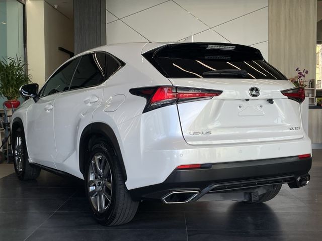 一年僅跑7500/豪華版/ACC/盲點/車偏/倒車顯影/雙前電動冷熱椅/電尾門/摸門/CarPlay  第4張相片