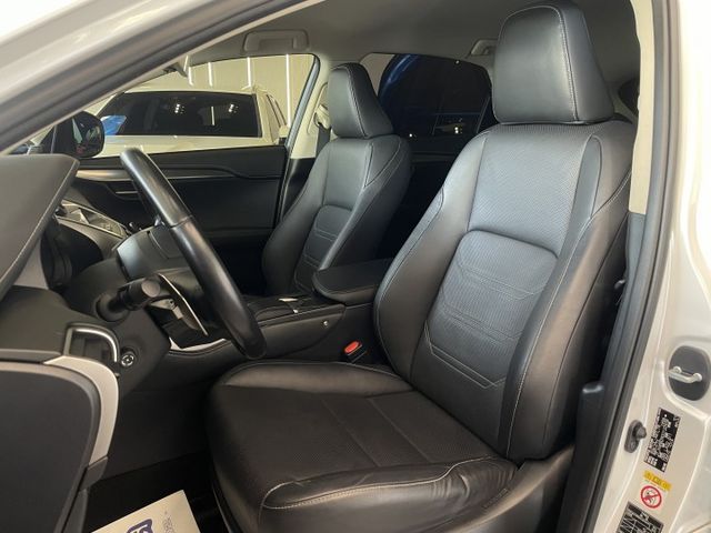 一年僅跑7500/豪華版/ACC/盲點/車偏/倒車顯影/雙前電動冷熱椅/電尾門/摸門/CarPlay  第6張相片