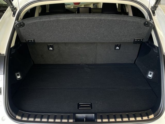 一年僅跑7500/豪華版/ACC/盲點/車偏/倒車顯影/雙前電動冷熱椅/電尾門/摸門/CarPlay  第10張相片