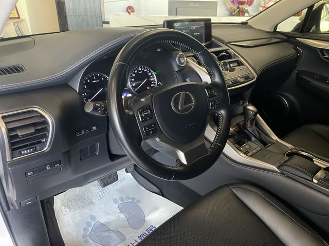 一年僅跑7500/豪華版/ACC/盲點/車偏/倒車顯影/雙前電動冷熱椅/電尾門/摸門/CarPlay  第11張相片