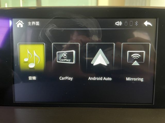 一年僅跑7500/豪華版/ACC/盲點/車偏/倒車顯影/雙前電動冷熱椅/電尾門/摸門/CarPlay  第18張相片