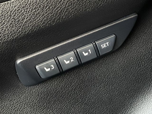 一年僅跑7500/豪華版/ACC/盲點/車偏/倒車顯影/雙前電動冷熱椅/電尾門/摸門/CarPlay  第19張相片