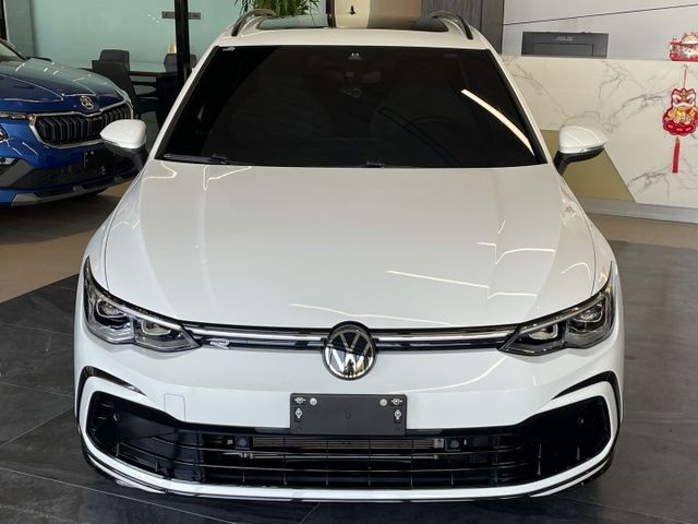 R-LINE/ACC/車偏/盲點/自動停車/倒車顯影/換檔撥片/電尾門/全景天窗/氣氛燈/三區恆溫空調/摸門  第2張相片