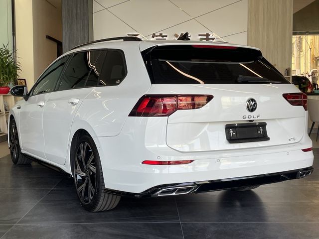 R-LINE/ACC/車偏/盲點/自動停車/倒車顯影/換檔撥片/電尾門/全景天窗/氣氛燈/三區恆溫空調/摸門  第4張相片