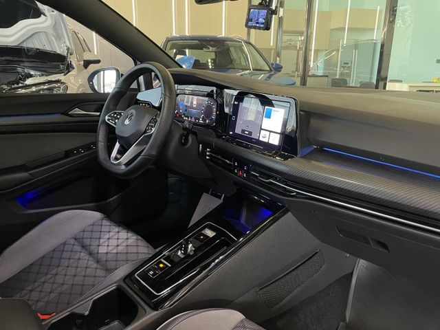 R-LINE/ACC/車偏/盲點/自動停車/倒車顯影/換檔撥片/電尾門/全景天窗/氣氛燈/三區恆溫空調/摸門  第12張相片