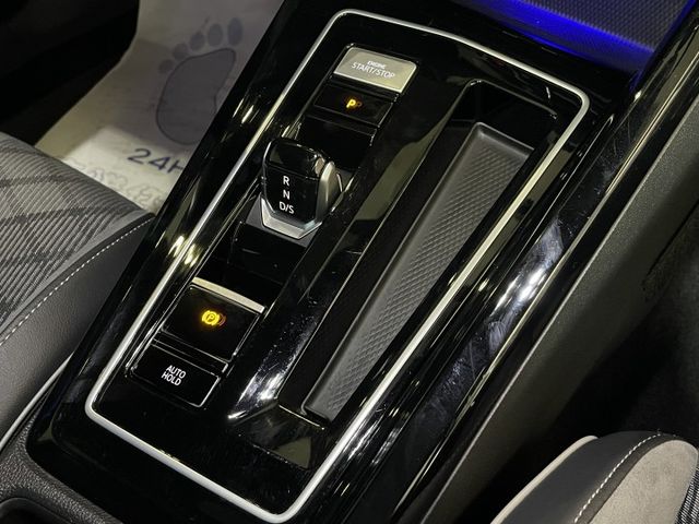 R-LINE/ACC/車偏/盲點/自動停車/倒車顯影/換檔撥片/電尾門/全景天窗/氣氛燈/三區恆溫空調/摸門  第15張相片