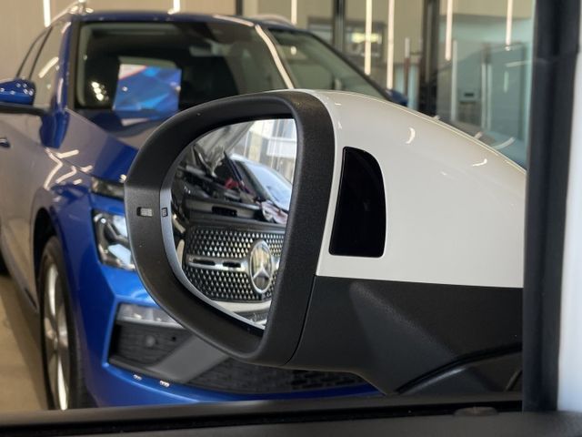 R-LINE/ACC/車偏/盲點/自動停車/倒車顯影/換檔撥片/電尾門/全景天窗/氣氛燈/三區恆溫空調/摸門  第19張相片