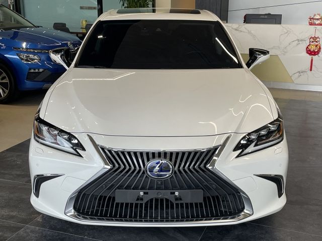 小改款/旗艦版/ACC/車偏/360/雙前電動通風加熱椅/後座電動加熱椅/方向盤加熱/電尾門/抬顯/ML音響/天窗  第2張相片