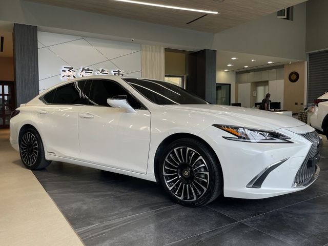 小改款/旗艦版/ACC/車偏/360/雙前電動通風加熱椅/後座電動加熱椅/方向盤加熱/電尾門/抬顯/ML音響/天窗  第3張相片