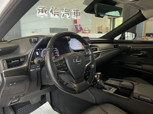 小改款/旗艦版/ACC/車偏/360/雙前電動通風加熱椅/後座電動加熱椅/方向盤加熱/電尾門/抬顯/ML音響/天窗  第11張相片