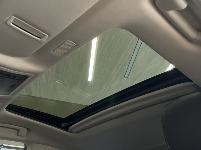 小改款/旗艦版/ACC/車偏/360/雙前電動通風加熱椅/後座電動加熱椅/方向盤加熱/電尾門/抬顯/ML音響/天窗  第20張相片