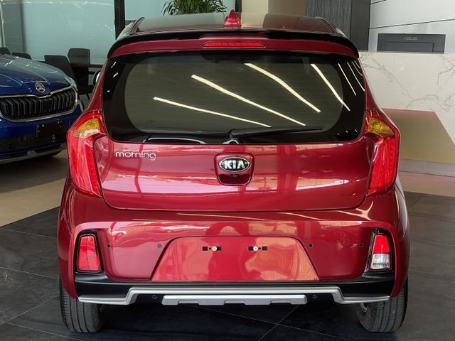 驚豔版/定速/循跡防滑/倒車顯影/電動後視鏡/內外裝狀況保持良好/優質代步小車  第5張相片