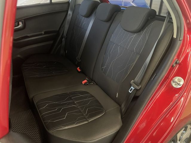 驚豔版/定速/循跡防滑/倒車顯影/電動後視鏡/內外裝狀況保持良好/優質代步小車  第7張相片