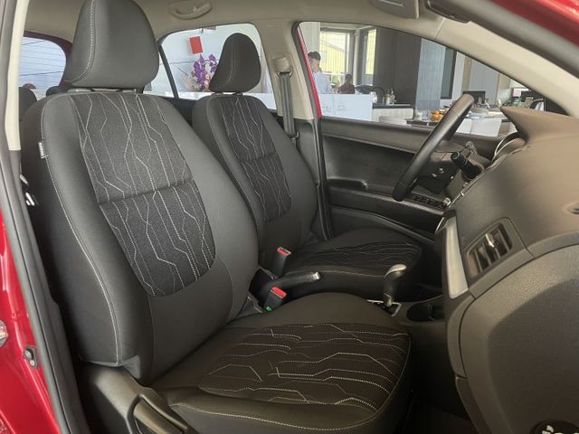 驚豔版/定速/循跡防滑/倒車顯影/電動後視鏡/內外裝狀況保持良好/優質代步小車  第8張相片