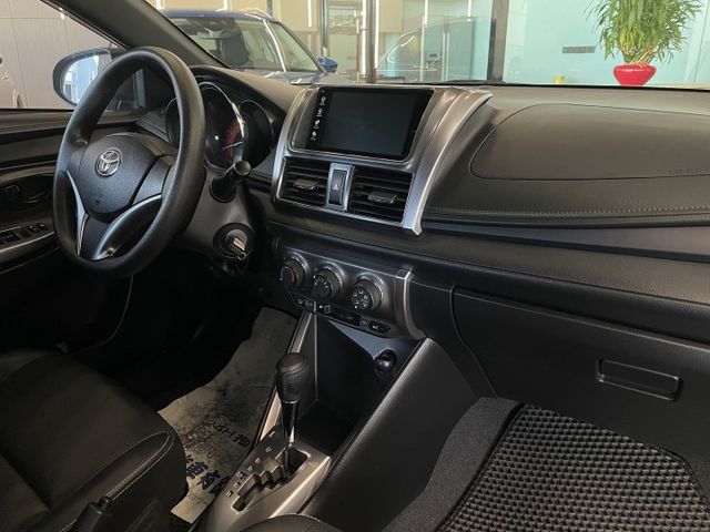 經典版/一年僅跑7800公里/倒車雷達/倒車顯影/衛星導航/後視鏡電動調整/內外裝保持狀況良好  第12張相片