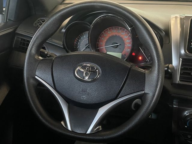 經典版/一年僅跑7800公里/倒車雷達/倒車顯影/衛星導航/後視鏡電動調整/內外裝保持狀況良好  第14張相片