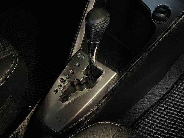 經典版/一年僅跑7800公里/倒車雷達/倒車顯影/衛星導航/後視鏡電動調整/內外裝保持狀況良好  第15張相片