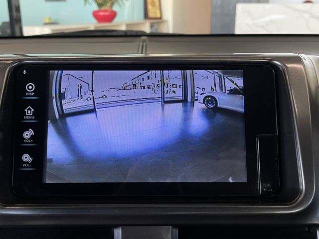 經典版/一年僅跑7800公里/倒車雷達/倒車顯影/衛星導航/後視鏡電動調整/內外裝保持狀況良好  第16張相片