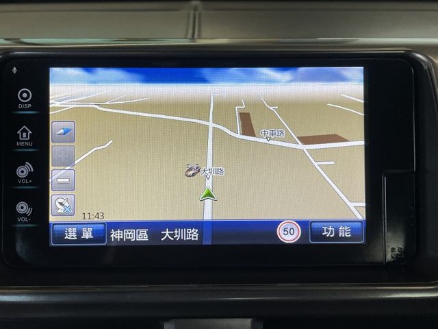 經典版/一年僅跑7800公里/倒車雷達/倒車顯影/衛星導航/後視鏡電動調整/內外裝保持狀況良好  第17張相片