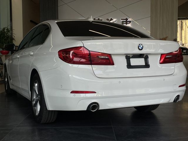 白金旗艦版/5AT駕駛輔助/環景/自動停車/抬顯/雙前電動椅(含駕駛記憶)/電尾門/B&W音響  第4張相片