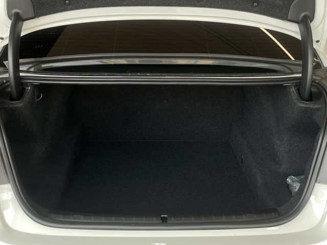 白金旗艦版/5AT駕駛輔助/環景/自動停車/抬顯/雙前電動椅(含駕駛記憶)/電尾門/B&W音響  第10張相片