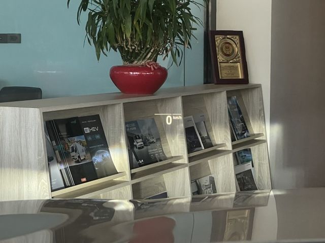 白金旗艦版/5AT駕駛輔助/環景/自動停車/抬顯/雙前電動椅(含駕駛記憶)/電尾門/B&W音響  第17張相片