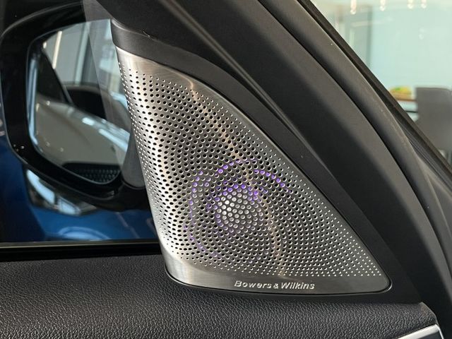 白金旗艦版/5AT駕駛輔助/環景/自動停車/抬顯/雙前電動椅(含駕駛記憶)/電尾門/B&W音響  第18張相片