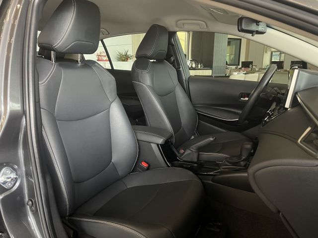 尊爵版/一年僅跑7500/ACC跟車/車偏/防滑/盲點/倒車顯影/模式切換/摸門/原廠保固  第8張相片