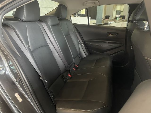 尊爵版/一年僅跑7500/ACC跟車/車偏/防滑/盲點/倒車顯影/模式切換/摸門/原廠保固  第9張相片