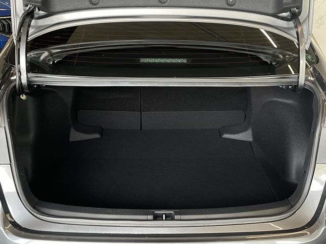 尊爵版/一年僅跑7500/ACC跟車/車偏/防滑/盲點/倒車顯影/模式切換/摸門/原廠保固  第10張相片