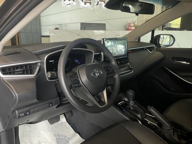 尊爵版/一年僅跑7500/ACC跟車/車偏/防滑/盲點/倒車顯影/模式切換/摸門/原廠保固  第11張相片