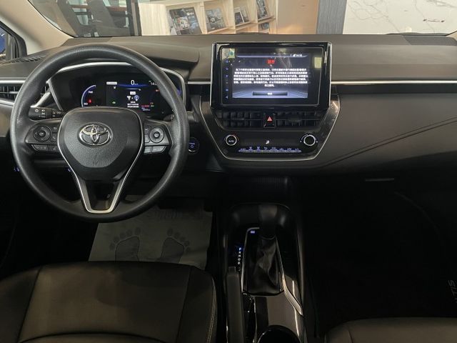 尊爵版/一年僅跑7500/ACC跟車/車偏/防滑/盲點/倒車顯影/模式切換/摸門/原廠保固  第13張相片