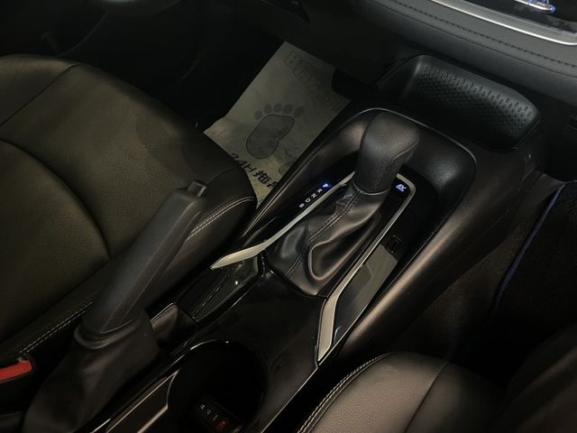 尊爵版/一年僅跑7500/ACC跟車/車偏/防滑/盲點/倒車顯影/模式切換/摸門/原廠保固  第15張相片