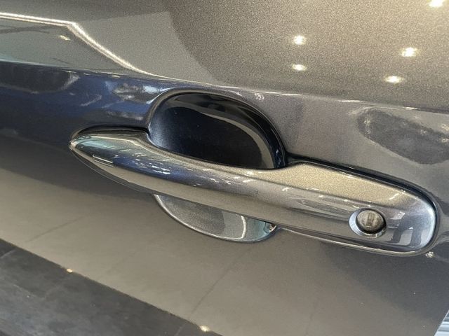 尊爵版/一年僅跑7500/ACC跟車/車偏/防滑/盲點/倒車顯影/模式切換/摸門/原廠保固  第19張相片