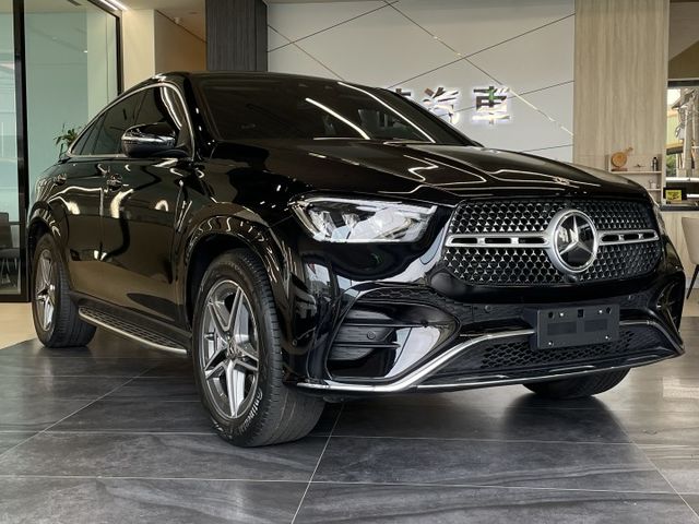 總代理/市場稀有車款/AMG套件/P20駕駛輔助/環景/陡坡緩降/雙前電動記憶加熱椅/電尾門/全景天窗/原廠保固  第1張相片