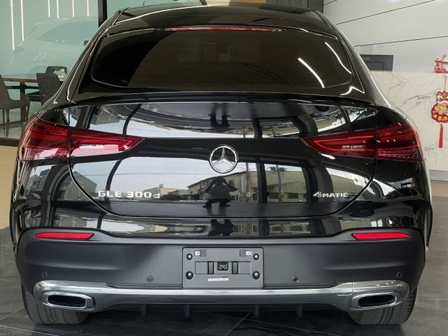 總代理/市場稀有車款/AMG套件/P20駕駛輔助/環景/陡坡緩降/雙前電動記憶加熱椅/電尾門/全景天窗/原廠保固  第5張相片